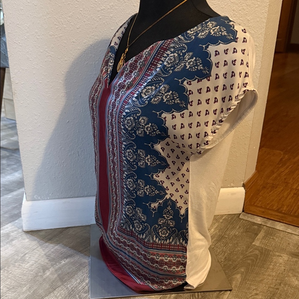 Women's Multicolor Patterned Top - Picture 9 of 12